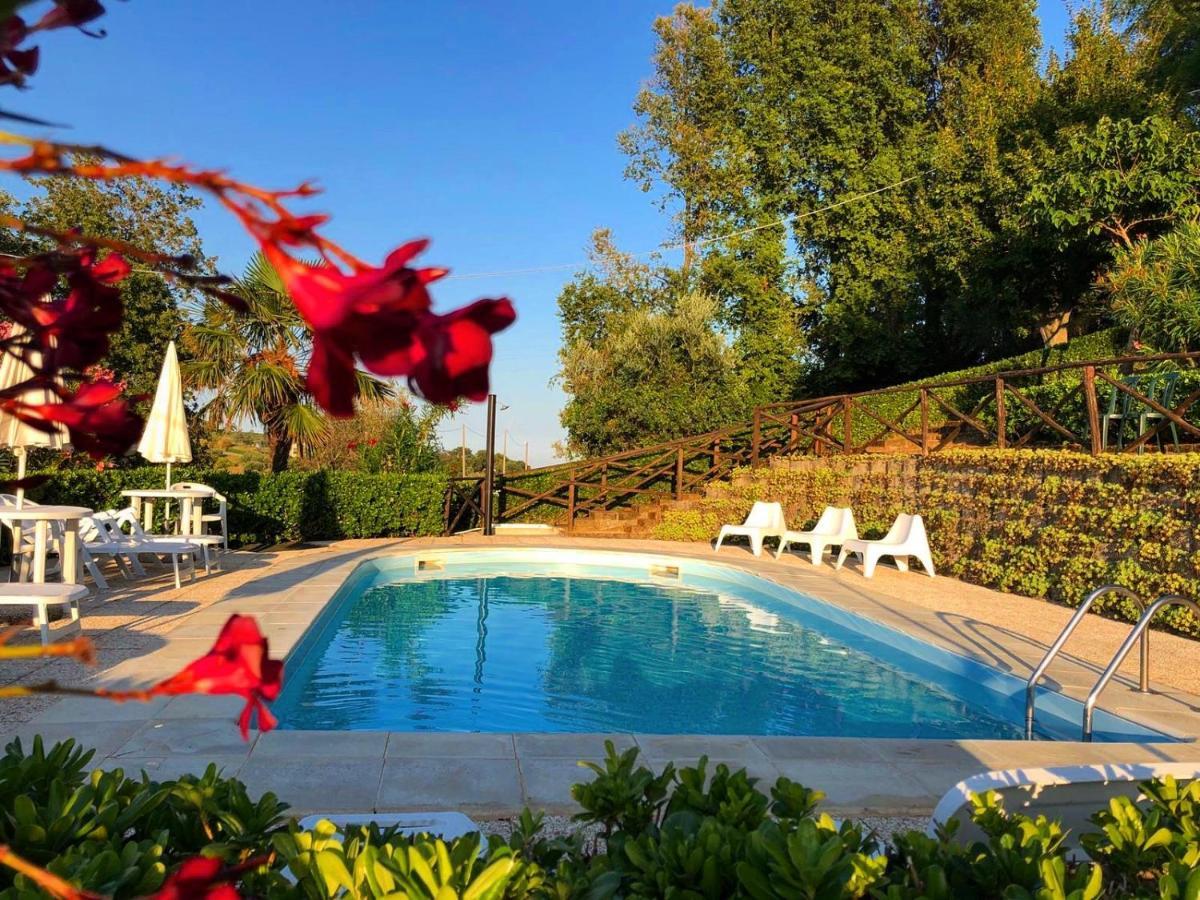 Chiaraluce Country House Massignano Luaran gambar